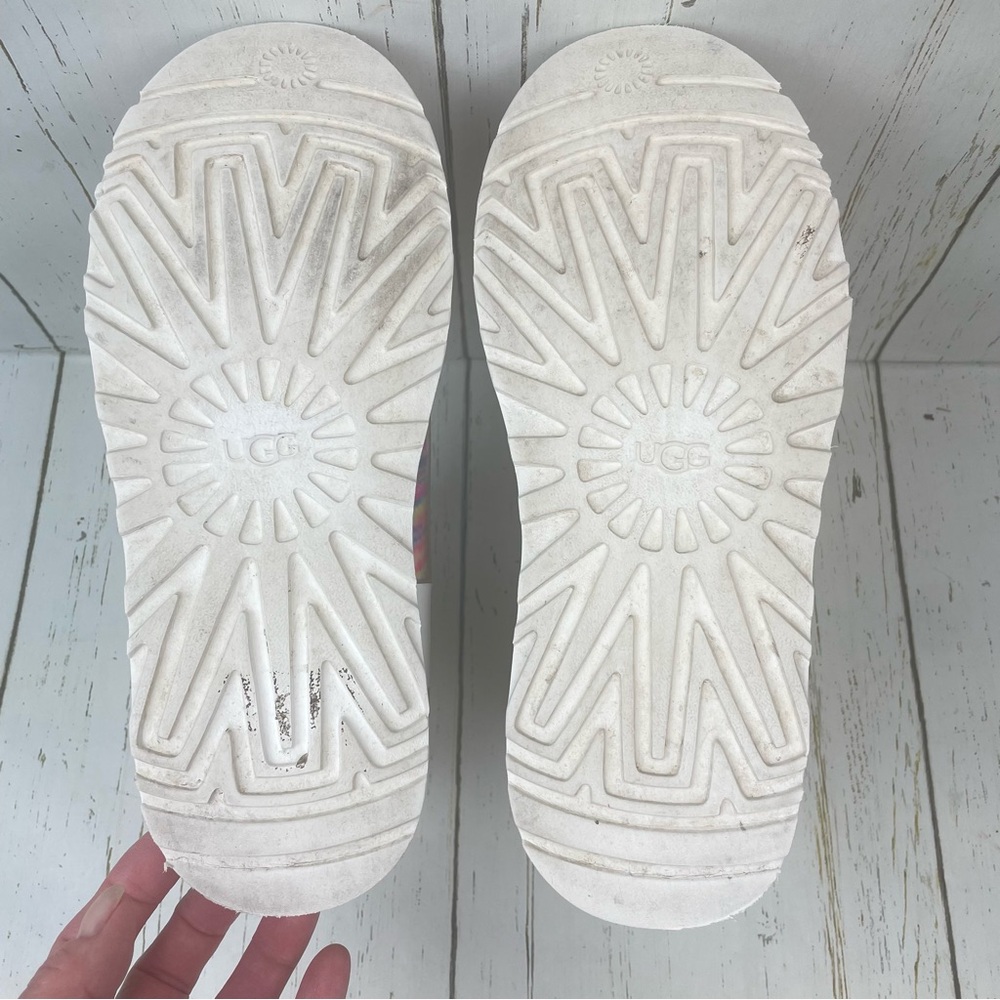 UGG Classic Clear Mini Pixelate Boots - Picture 14 of 16